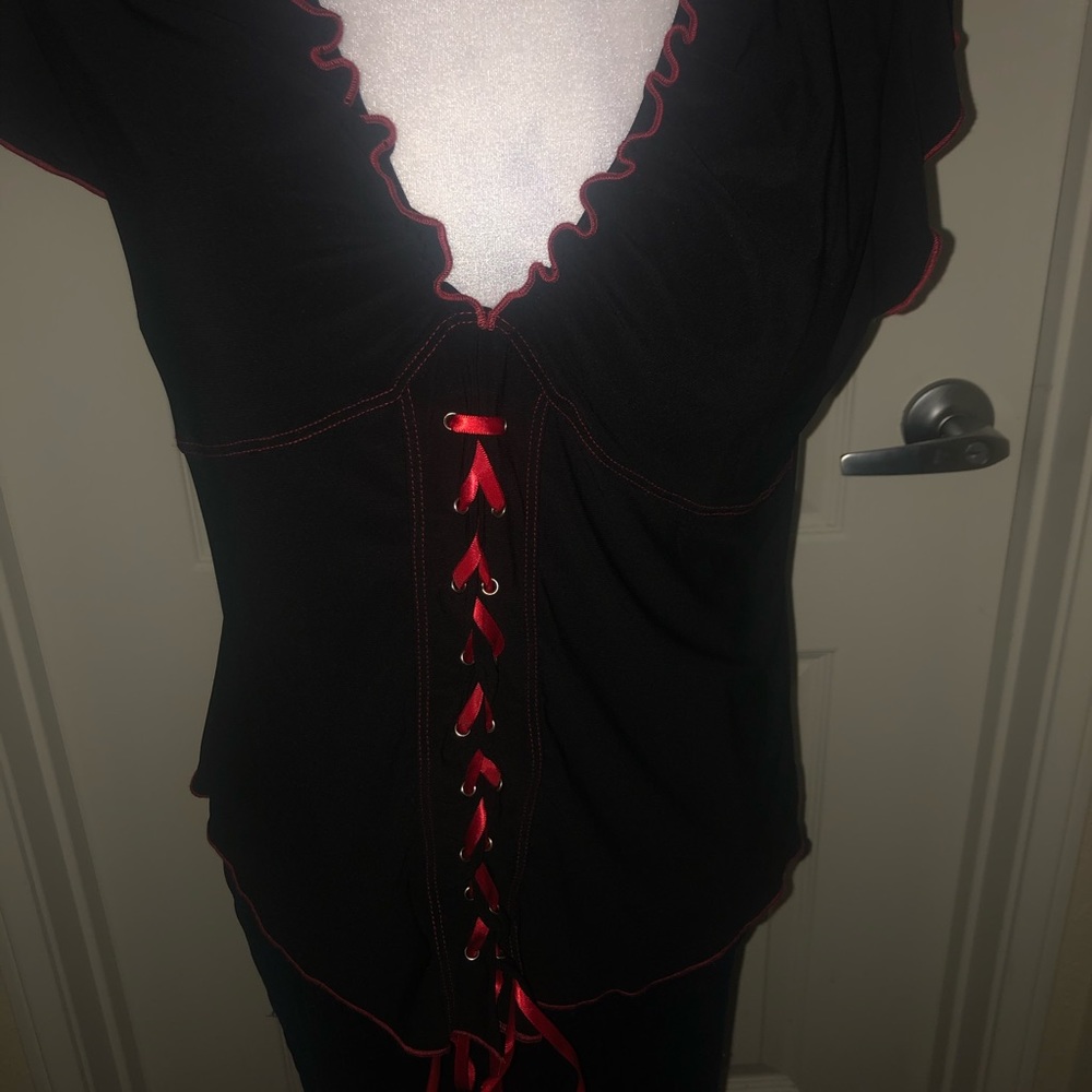 ππ»$Reduced to lowest price.Retro blouse with red trimming and red tie up lace - Picture 3 of 6